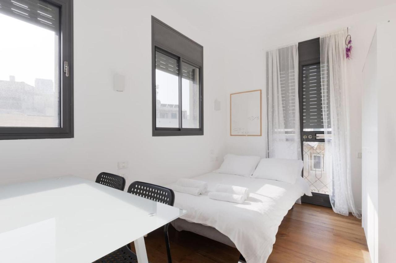 Elegant Apartment W Balcony & Mamad In Heart Of Tel Aviv By Sea N' Rent Eksteriør billede