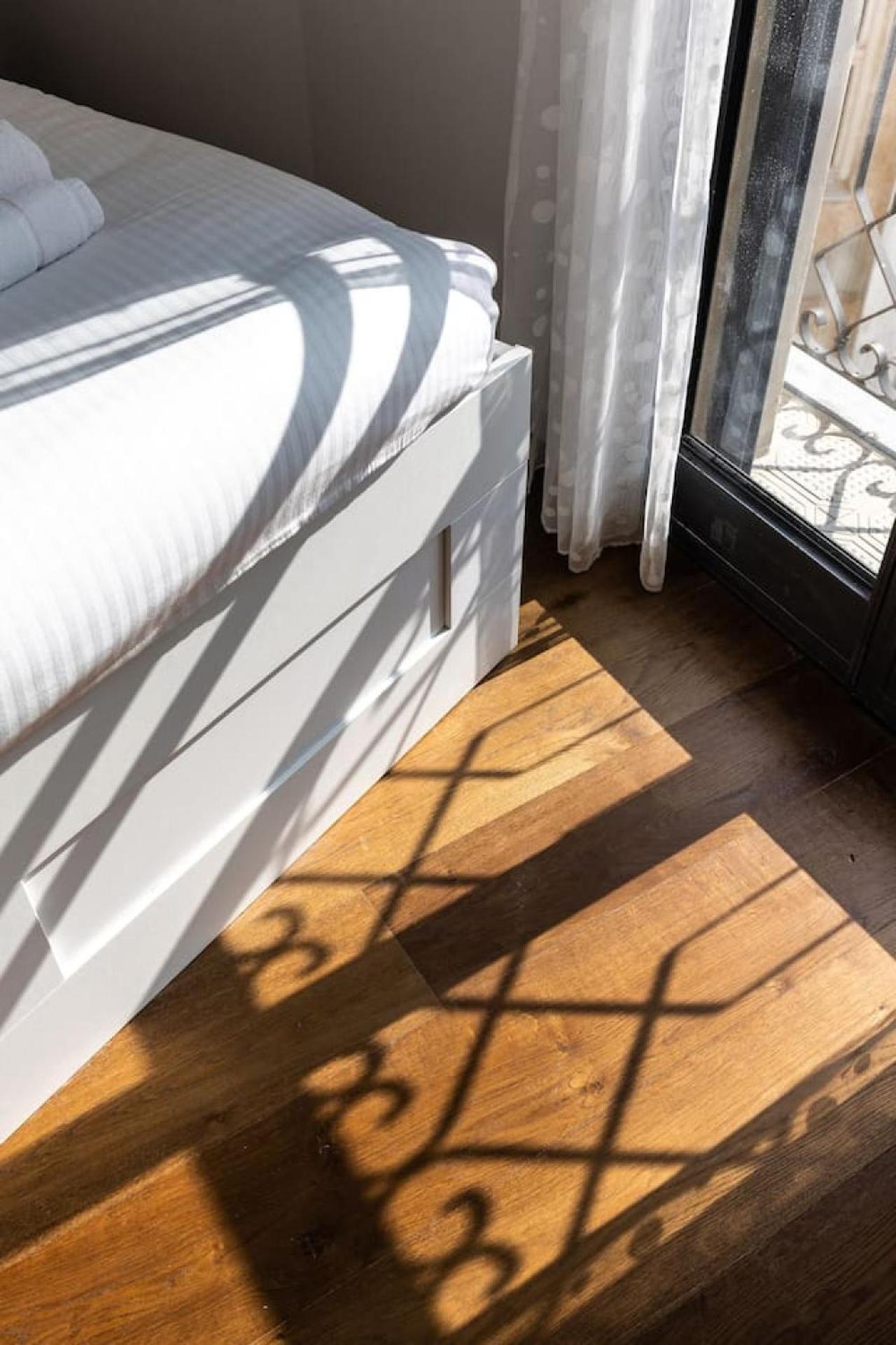 Elegant Apartment W Balcony & Mamad In Heart Of Tel Aviv By Sea N' Rent Eksteriør billede